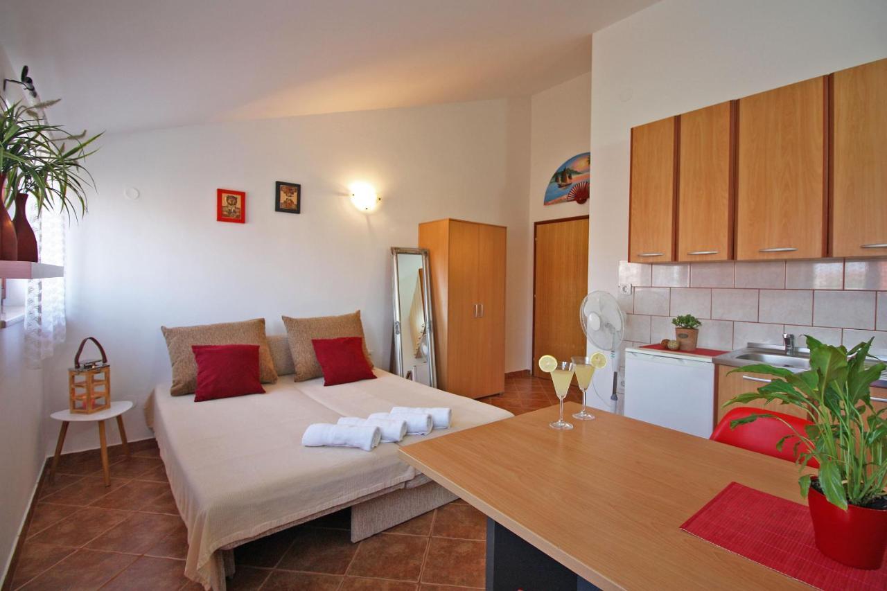 Brijunisol - 3 Apartments Top Position Near The Beautiful Beach Fazana Ngoại thất bức ảnh