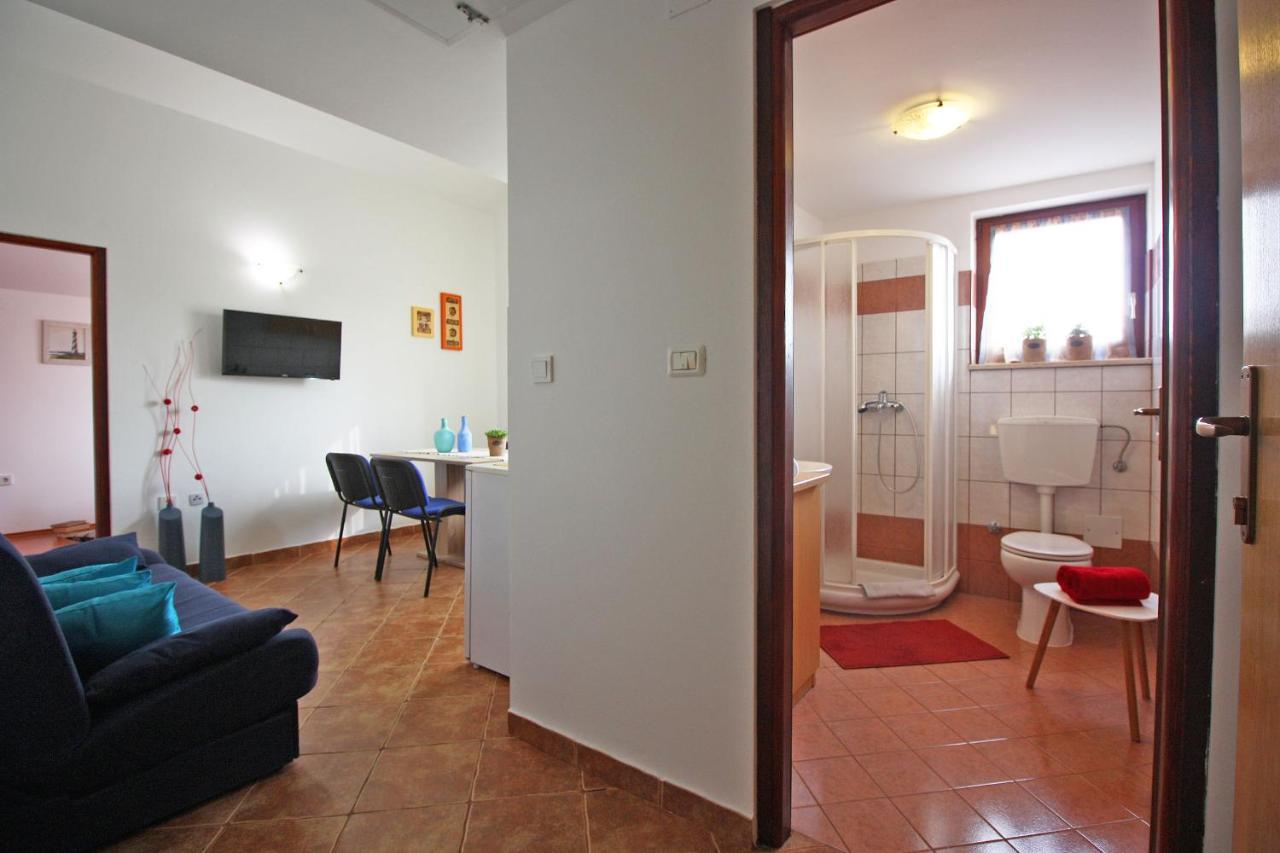 Brijunisol - 3 Apartments Top Position Near The Beautiful Beach Fazana Ngoại thất bức ảnh