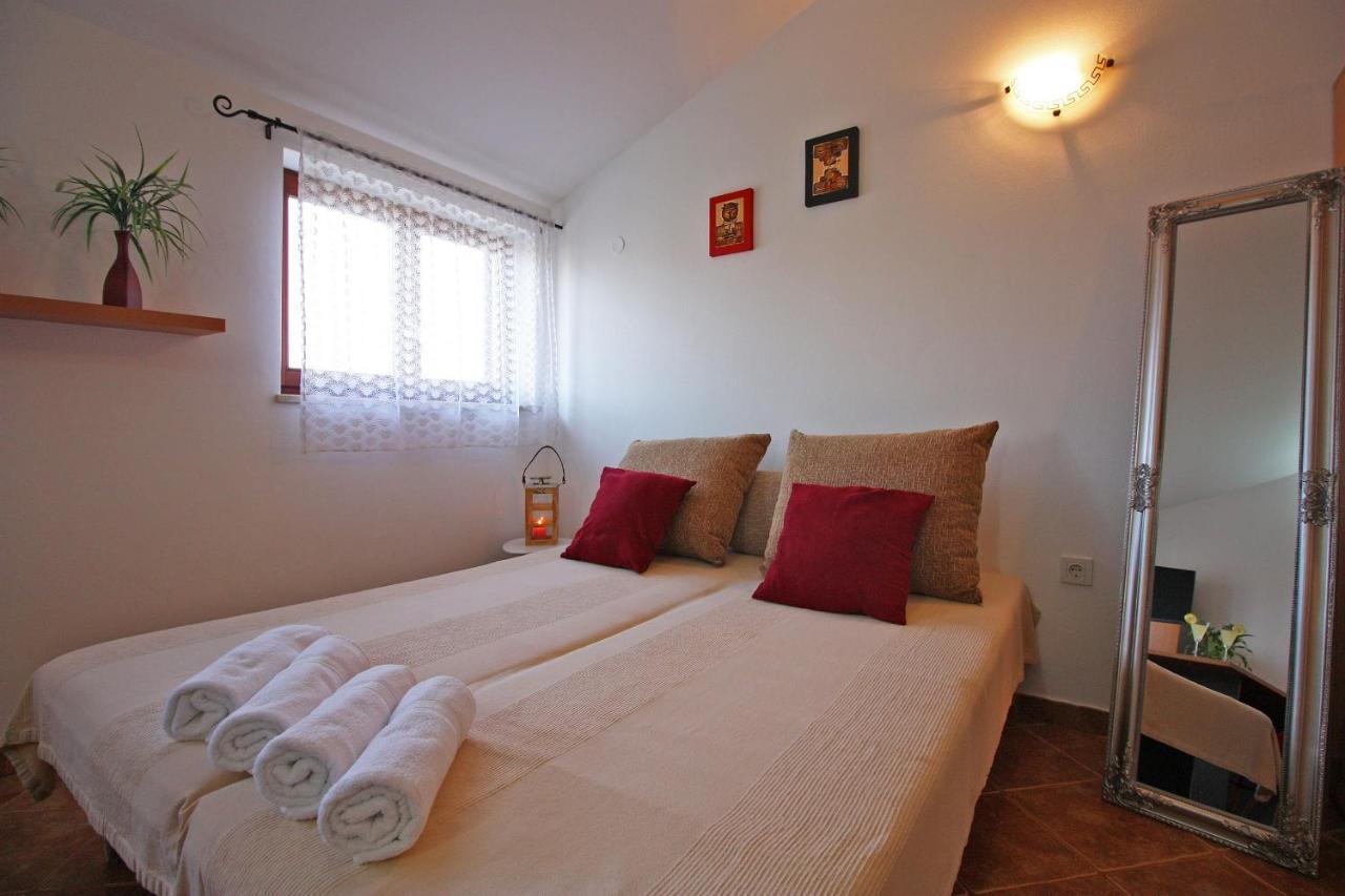 Brijunisol - 3 Apartments Top Position Near The Beautiful Beach Fazana Ngoại thất bức ảnh