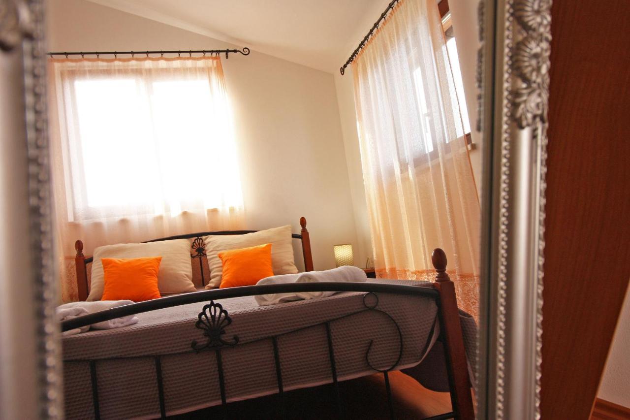 Brijunisol - 3 Apartments Top Position Near The Beautiful Beach Fazana Ngoại thất bức ảnh