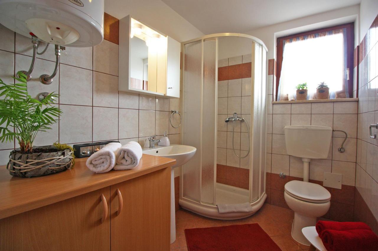 Brijunisol - 3 Apartments Top Position Near The Beautiful Beach Fazana Ngoại thất bức ảnh