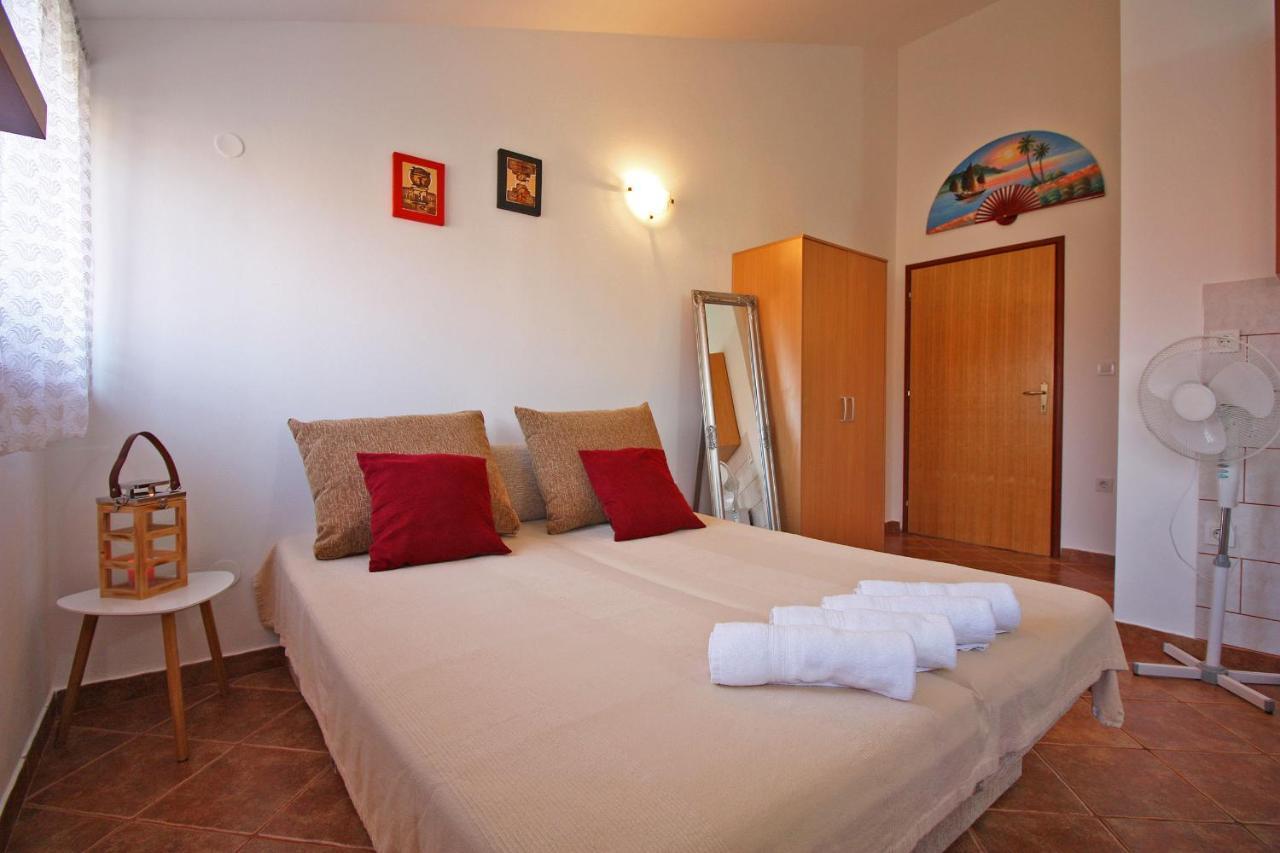 Brijunisol - 3 Apartments Top Position Near The Beautiful Beach Fazana Ngoại thất bức ảnh