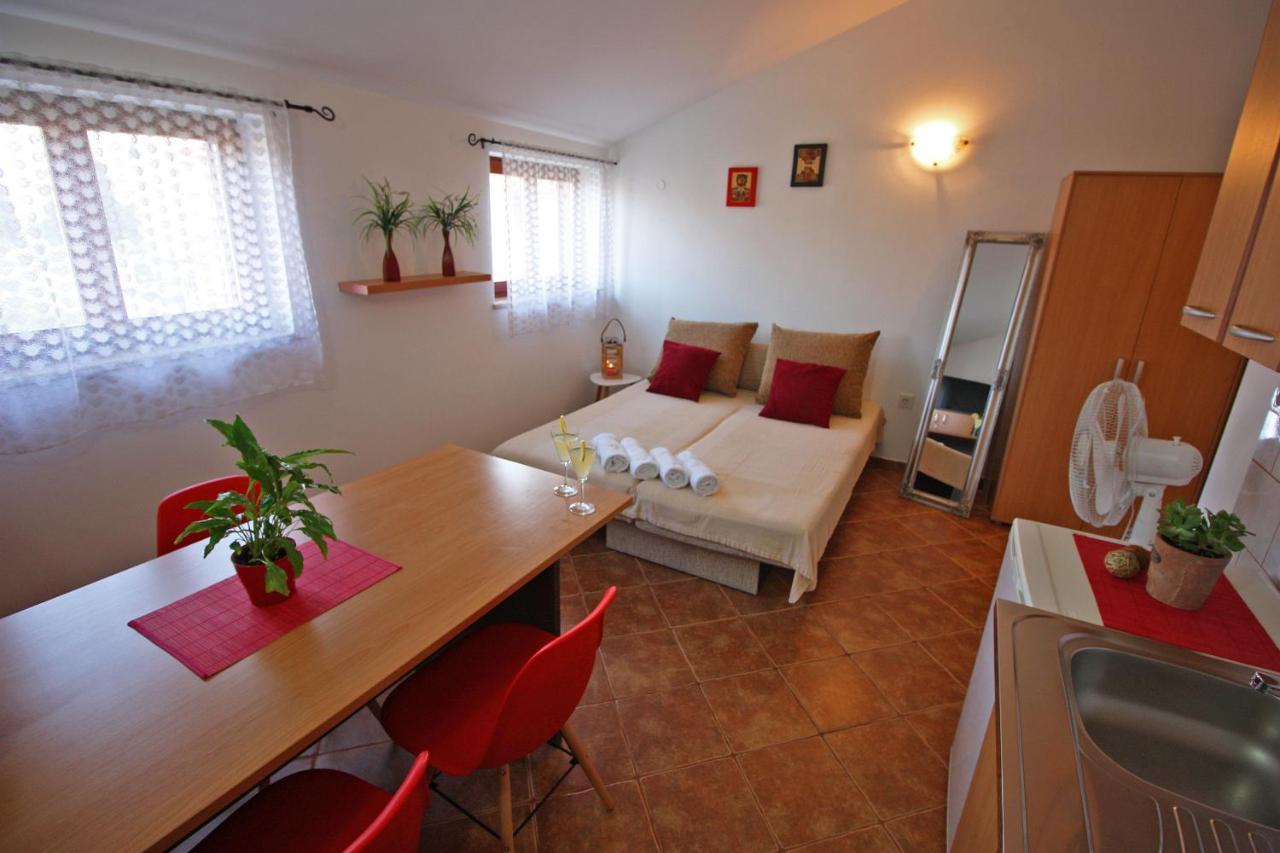 Brijunisol - 3 Apartments Top Position Near The Beautiful Beach Fazana Ngoại thất bức ảnh