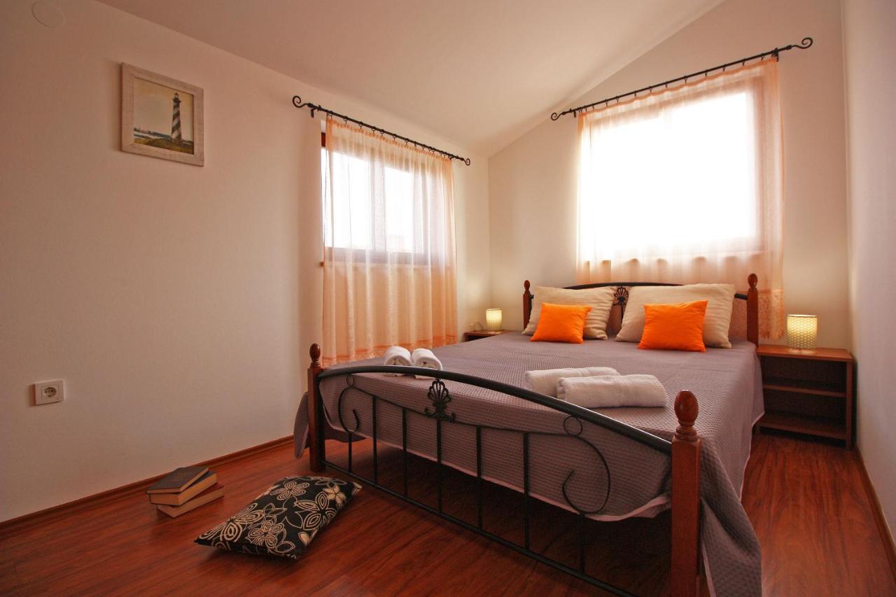 Brijunisol - 3 Apartments Top Position Near The Beautiful Beach Fazana Ngoại thất bức ảnh