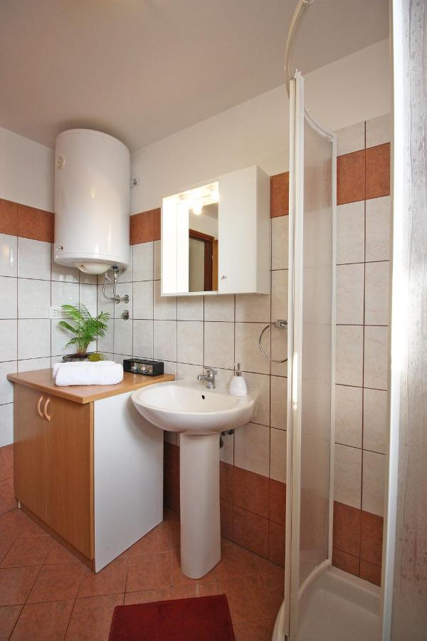 Brijunisol - 3 Apartments Top Position Near The Beautiful Beach Fazana Ngoại thất bức ảnh