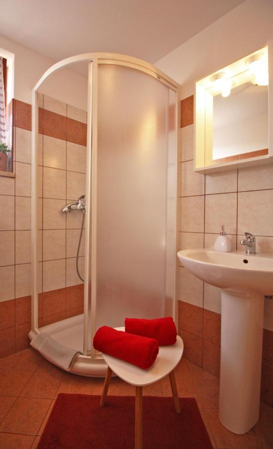 Brijunisol - 3 Apartments Top Position Near The Beautiful Beach Fazana Ngoại thất bức ảnh