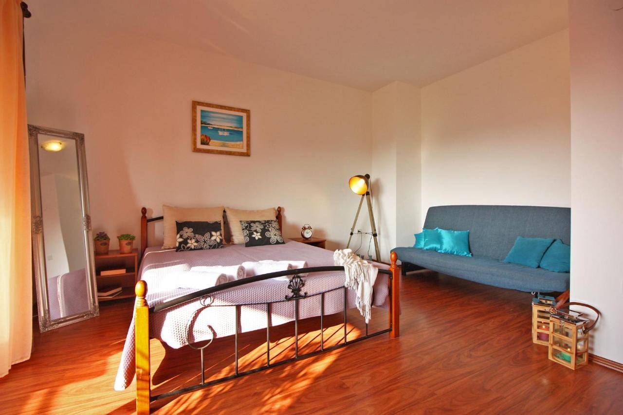 Brijunisol - 3 Apartments Top Position Near The Beautiful Beach Fazana Ngoại thất bức ảnh